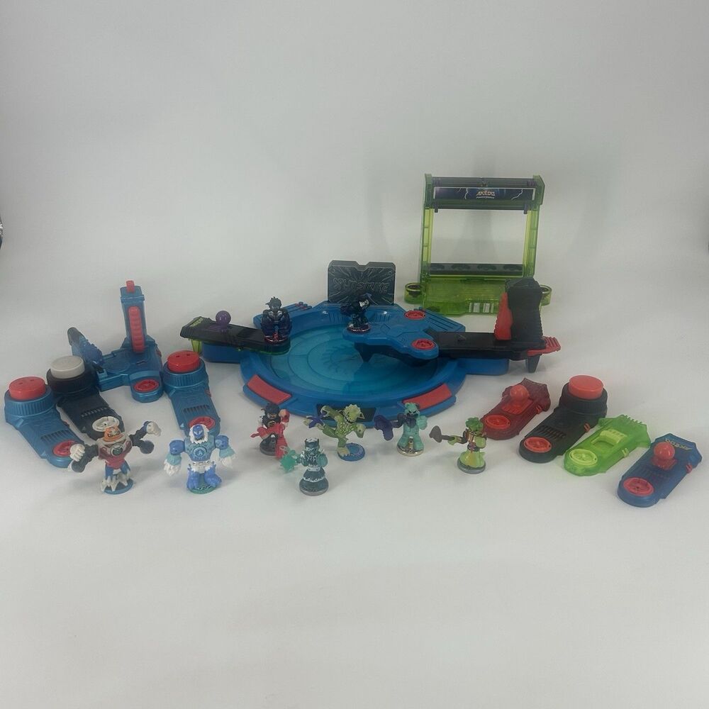 LEGENDS OF AKEDO POWERSTORM TRIPLE STRIKE TAG TEAM ARENA LOT 9 FIGURES